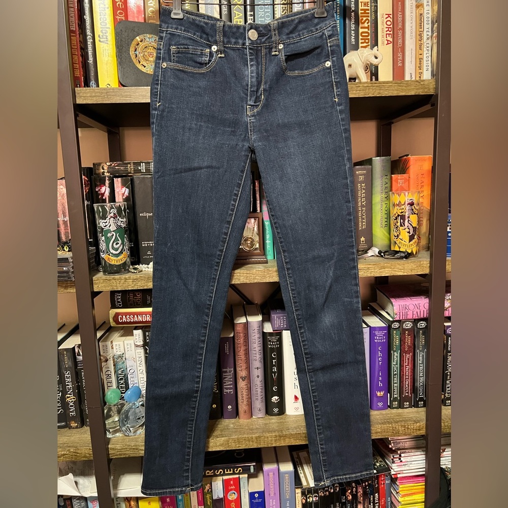American Eagle Hi-Rise Skinny jeans